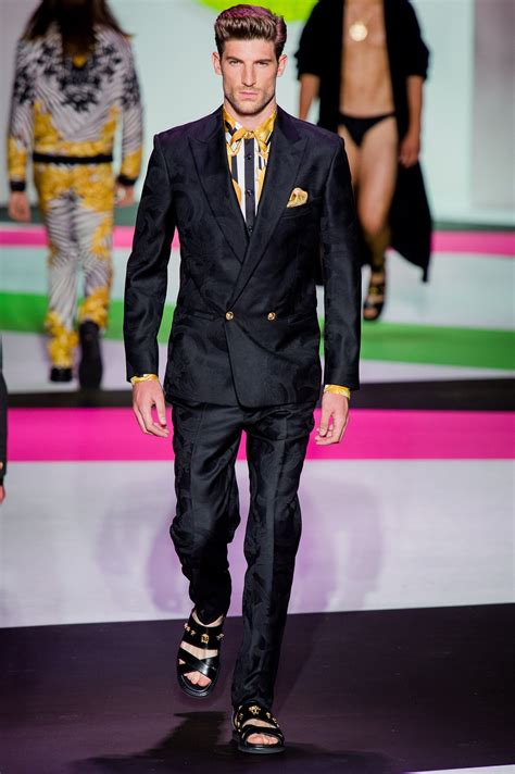 primo abito versace uomo|VERSACE.